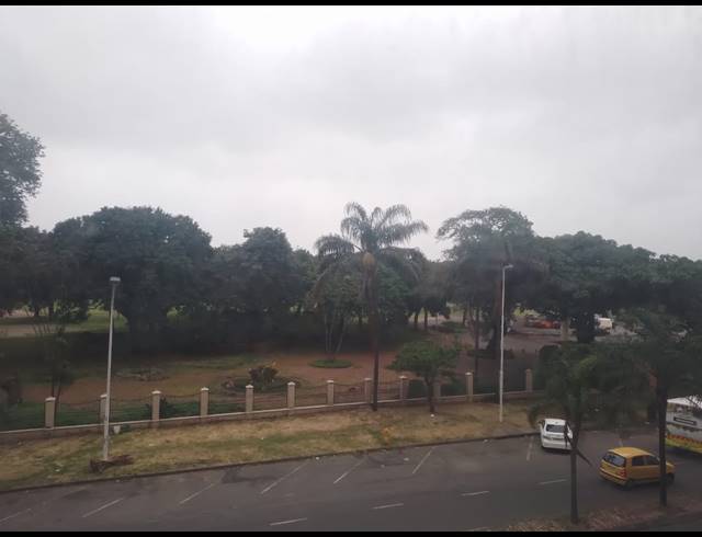 2.5 BEDROOM FLAT FOR SALE IN DURBAN CENTRAL